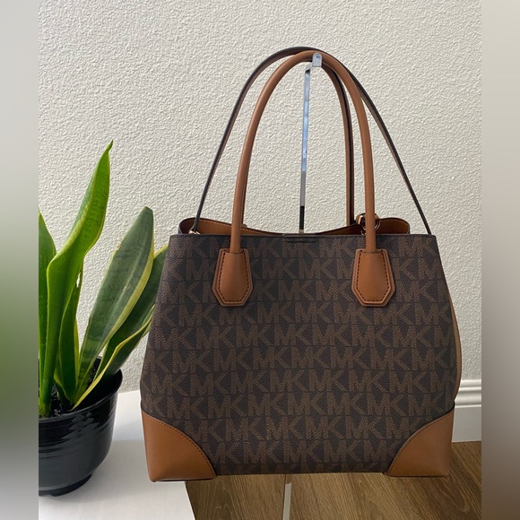 π₯SALEπ₯ (NEW)π Michael Kors Mercer Gallery MD Center Zip Tote - Picture 2 of 9